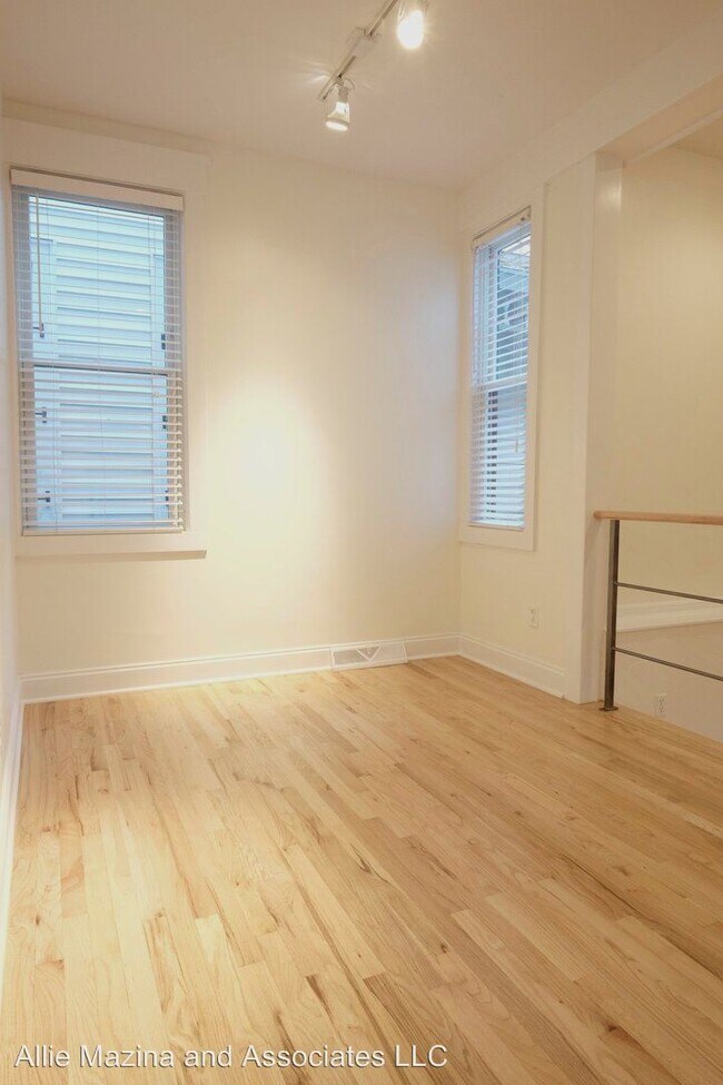 Building Photo - 2 br, 1 bath House - 2905 - 1  Bridge Ave