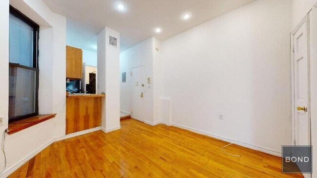 Building Photo - 1 bedroom in Manhattan NY 10003