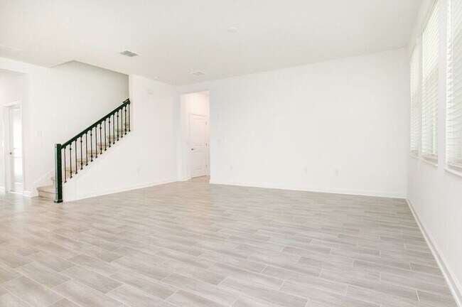 Foto del edificio - 5636 Quiet Palm Lp