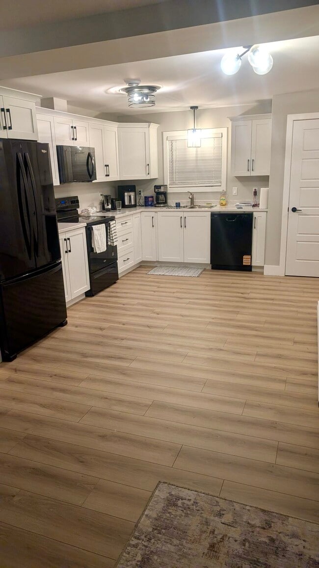 Building Photo - 72 Reddy Dr