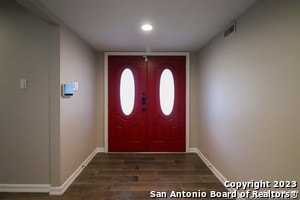 Foto del edificio - 1338 Grey Oak Dr