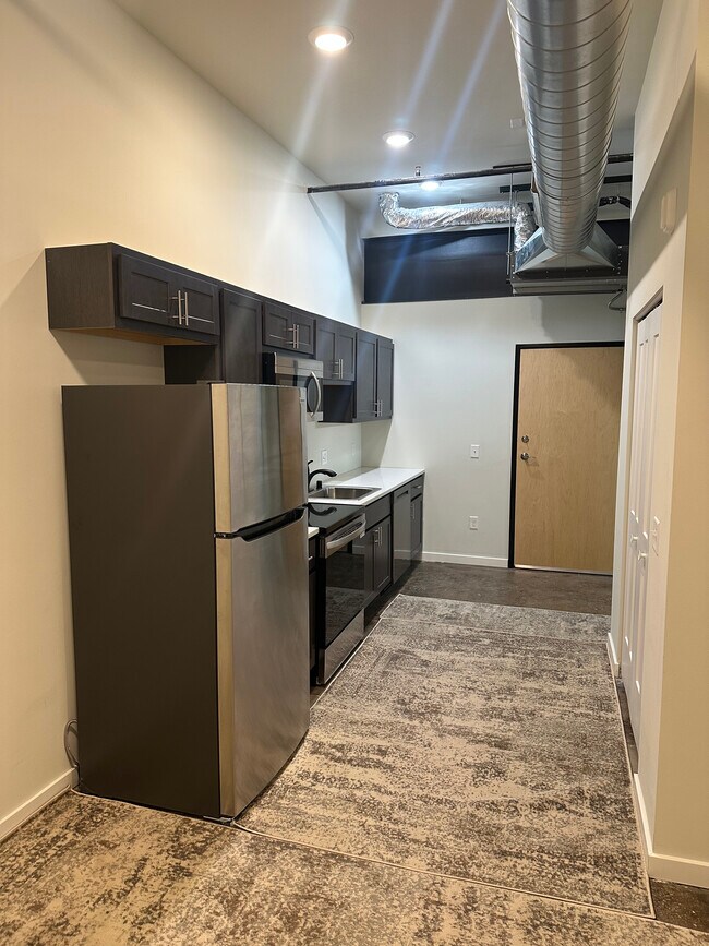 Estudio - #105 - The Shop Lofts