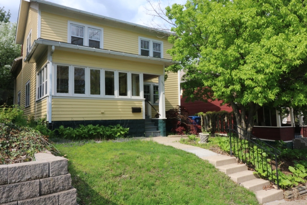 Primary Photo - 1610 Summit Ln