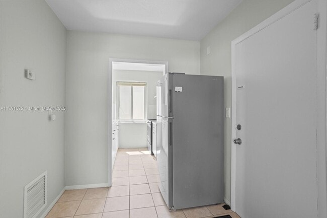 Building Photo - 8100 Crespi Blvd