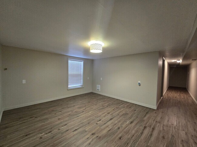 Foto del edificio - 1403 12th St W