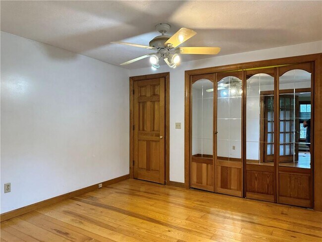 Foto del edificio - 80 Brookwood Rd