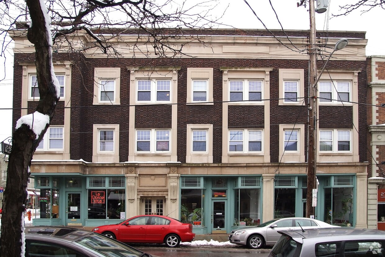 Foto del edificio - 12110 Mayfield Rd