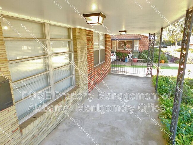 Foto del edificio - 3520 Royal Crest Dr