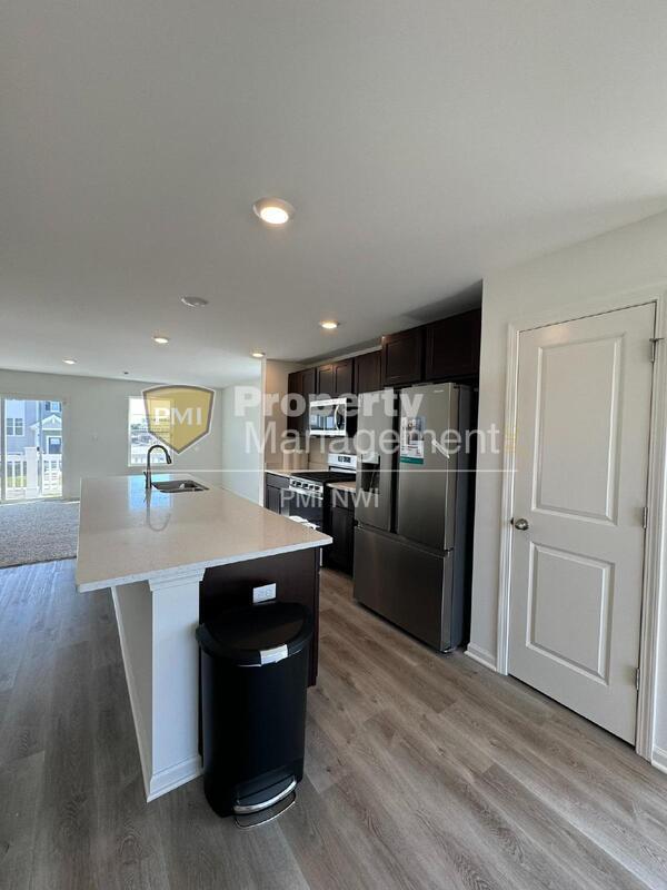 Building Photo - 8710 Larkspur Ln