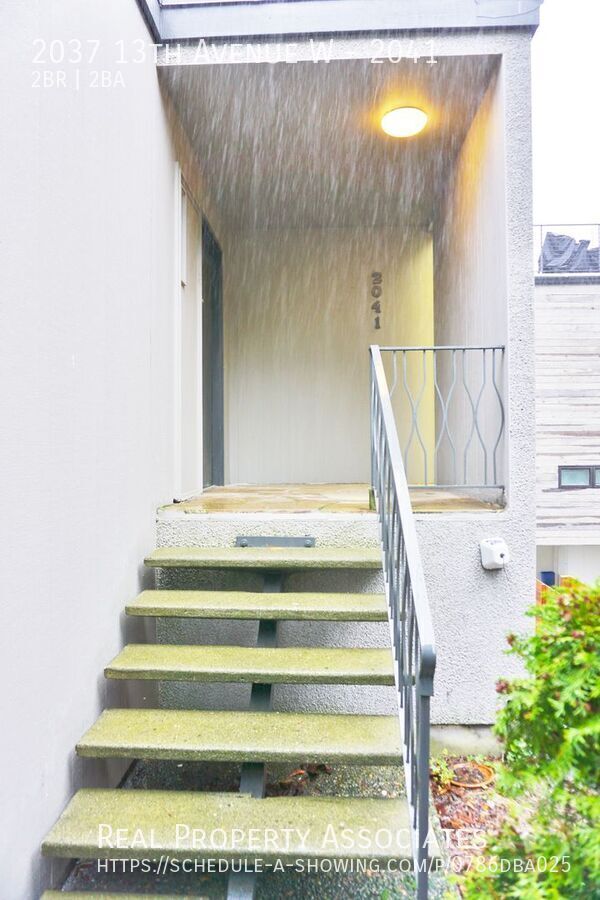 Foto del edificio - 2037 13th Ave W