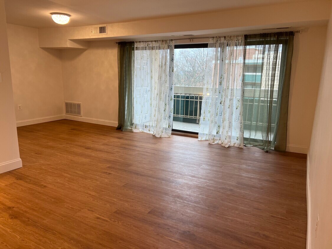 Foto principal - 6139 Leesburg Pike