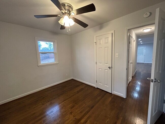 Building Photo - 3101 St James Pl