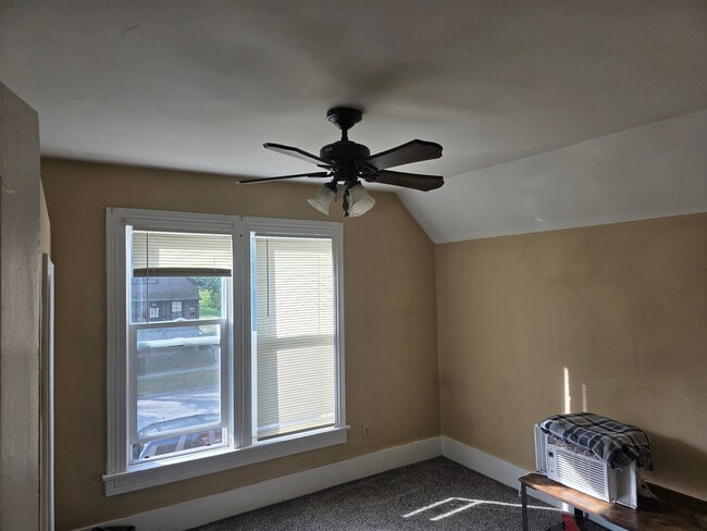 Foto del edificio - 1316 Center Ave