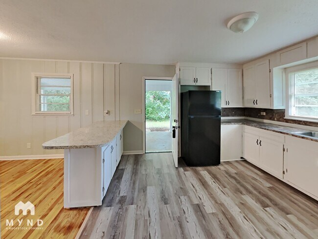 Foto del edificio - 921 N Highland Dr