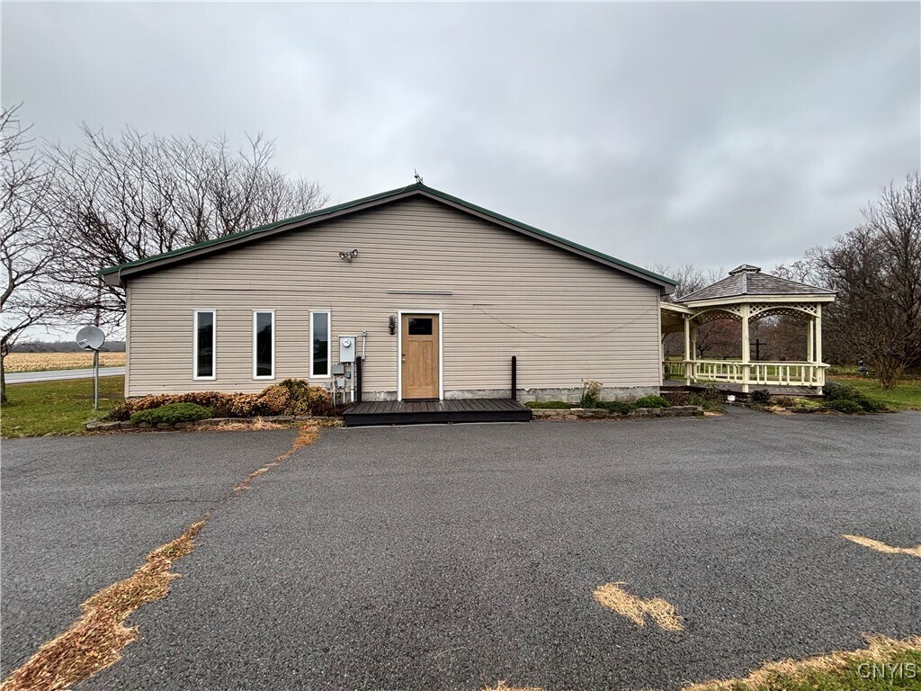 Primary Photo - 9076 NY-289