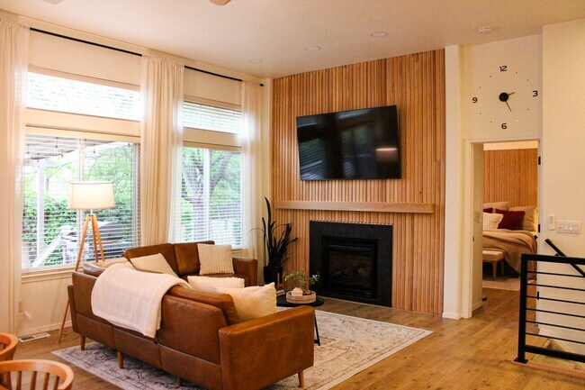 Foto del edificio - Luxury Ranch-Style Home for Rent in SE For...