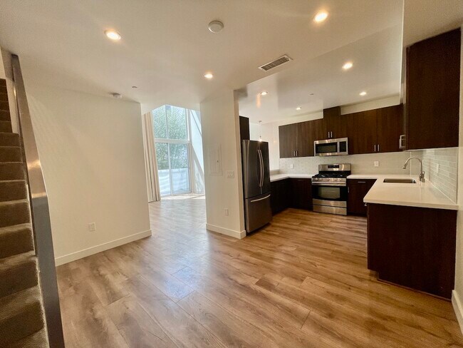 Foto del edificio - 6133 Fountain Ave