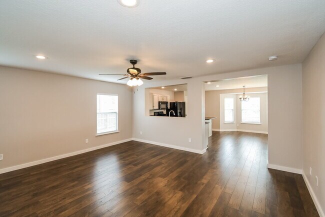 Foto del edificio - 2139 Fresco Dr