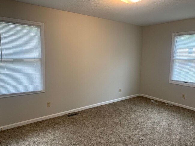 Foto del edificio - Available July 31st , 2026!!