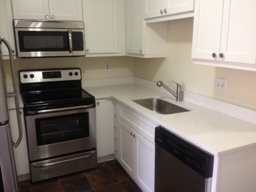 Building Photo - 185 Rutledge Ave