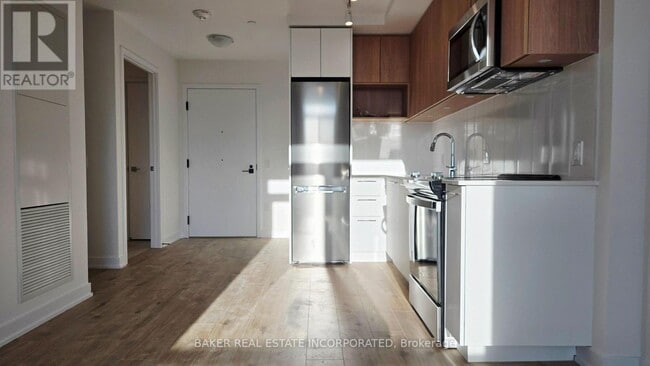 Building Photo - 500 Plains Rd E