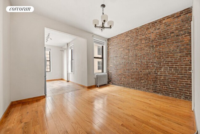 Building Photo - 580 Lincoln Pl
