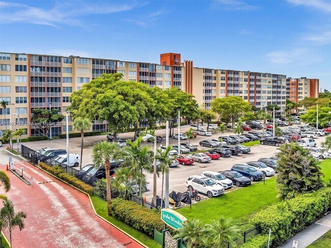 Foto del edificio - 1780 NE 191st St