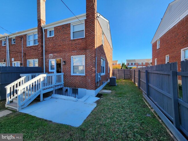 Building Photo - 1964 Guy Way