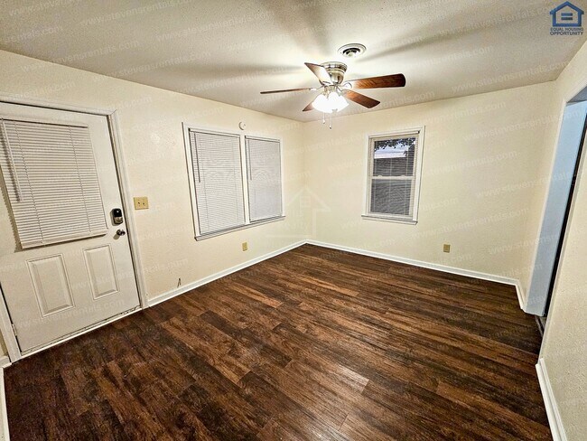 Foto del edificio - 702 Couch St