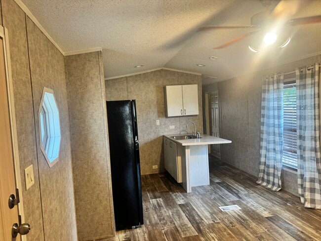 Building Photo - 20 Co Rd 569