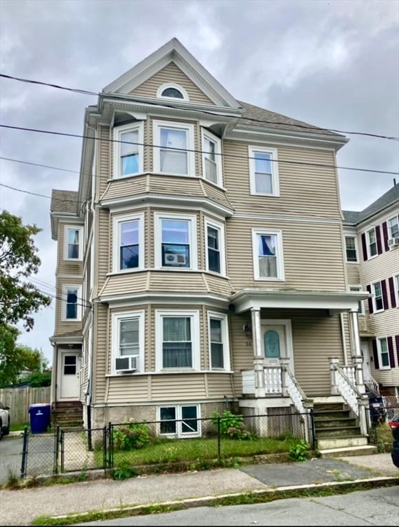 Building Photo - 54 Maitland St