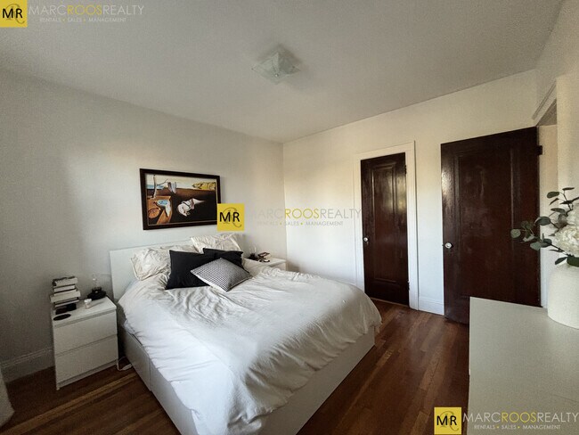 Foto del edificio - 52 Strathmore Rd