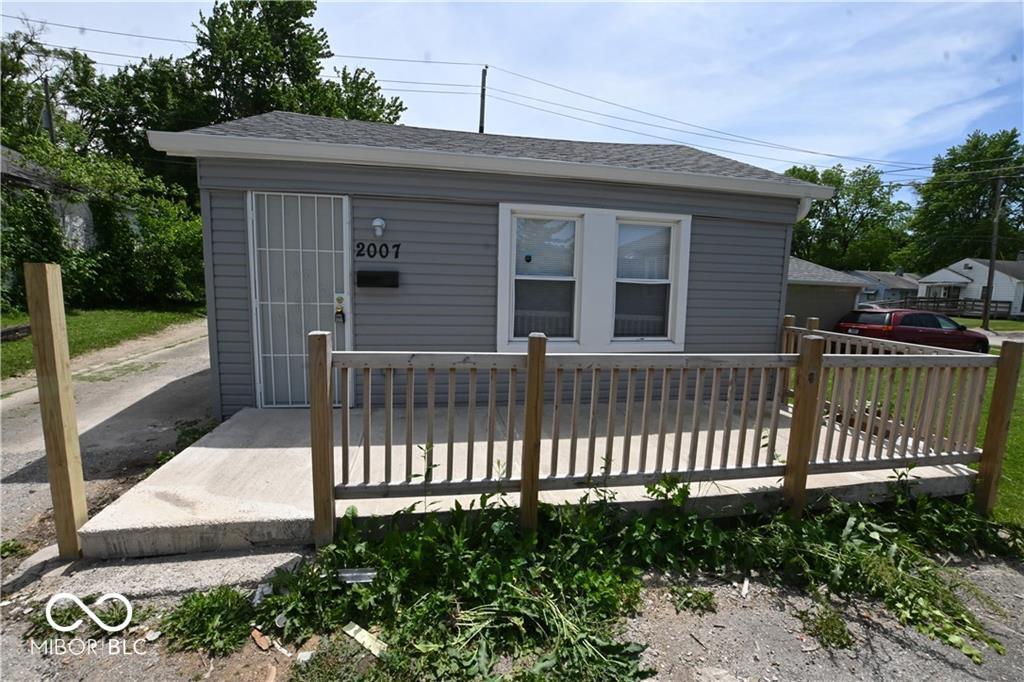 Primary Photo - 2007 E 38th St
