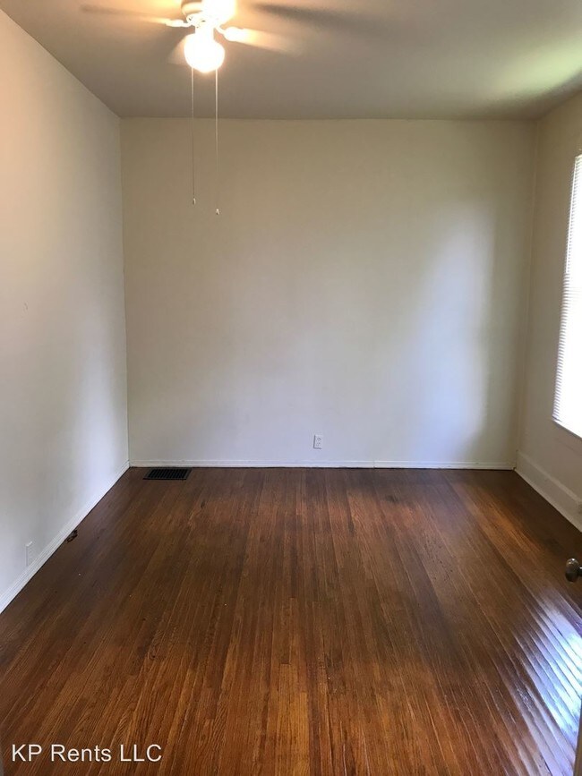 Foto del edificio - 5 br, 2 bath Apartment - 401 N Elm Ave