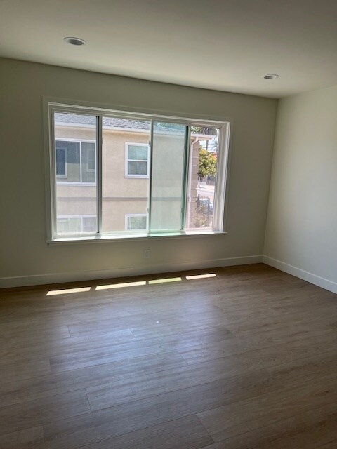Foto del edificio - 1335 W Adams Blvd