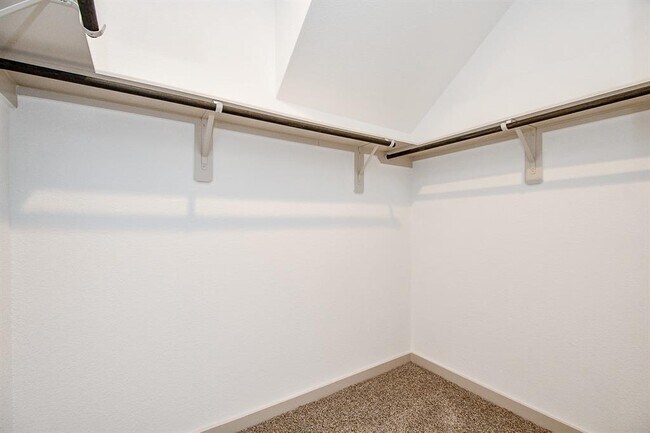 Foto del edificio - 7823 Elm Birch Ln