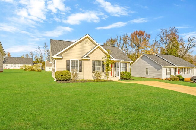 Building Photo - 2011 Slater Springs Dr