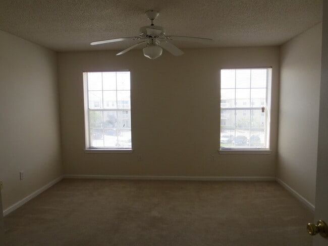 Building Photo - Cozy 2B/2B Unfurnished Condo in the Heart of Destin!