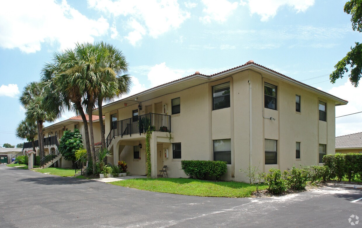 Primary Photo - Ascot Apartments