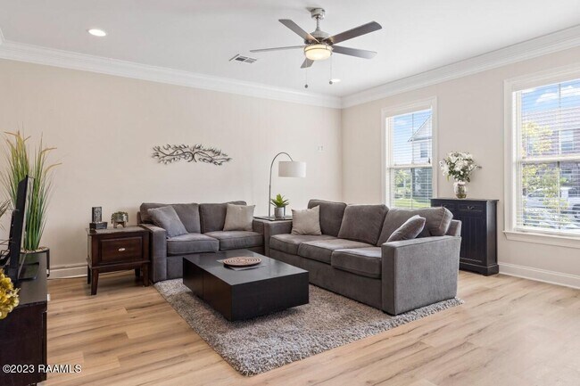 Foto del edificio - 221 Harbor Bend Blvd