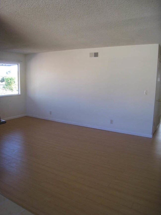 Building Photo - 5630 Calmor Ave
