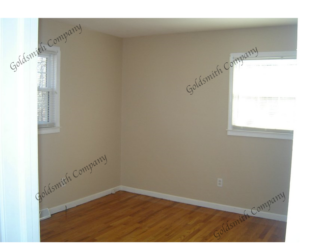 Building Photo - 108 Anglewood Drive