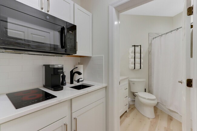 Building Photo - 9858 Perfect Dr