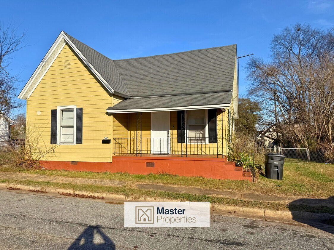 Foto principal - 302 G St