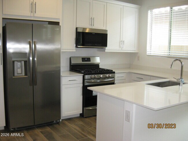 Foto del edificio - 3155 E Wild Dr