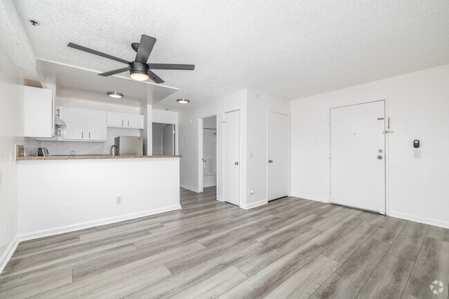 1BR, 1BA - 550SF - Living Room - Valdamour Apartments