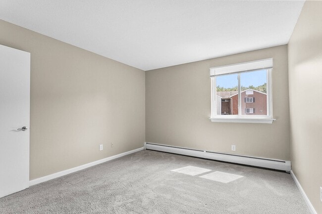 Building Photo - Rose Hill Apartments