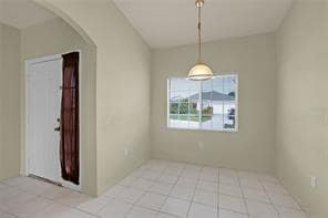 Building Photo - 807 Hillcrest Dr