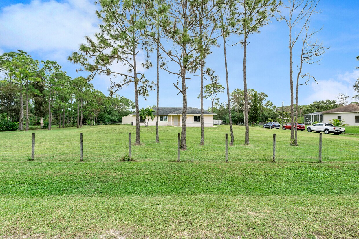 Foto principal - 16367 83rd Pl N