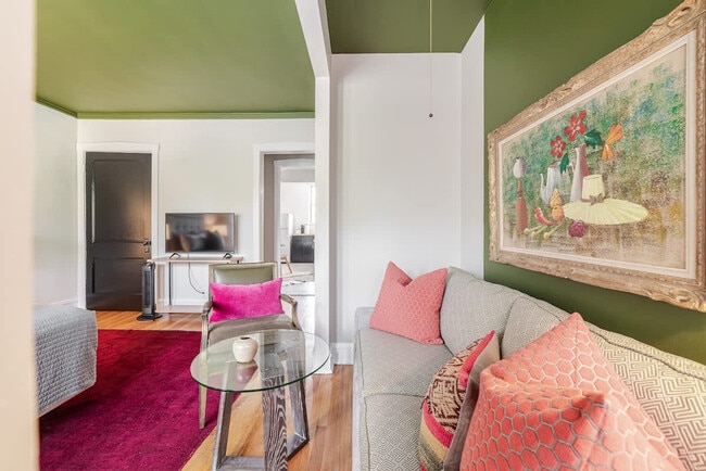 Foto del edificio - 3536 N Racine Ave